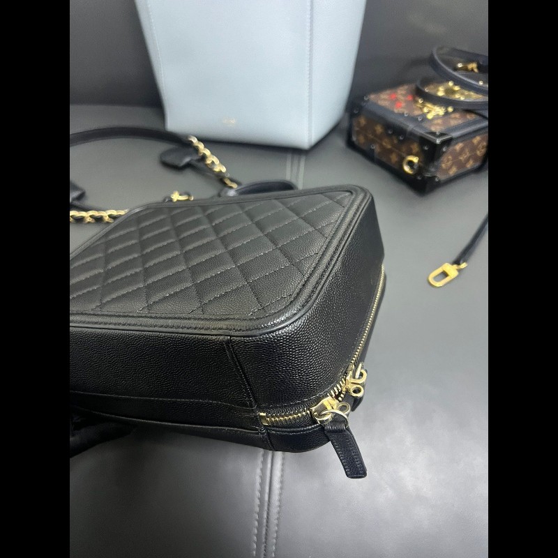 Chanel vanity case medium 
中號 黑金荔枝皮相機包-8