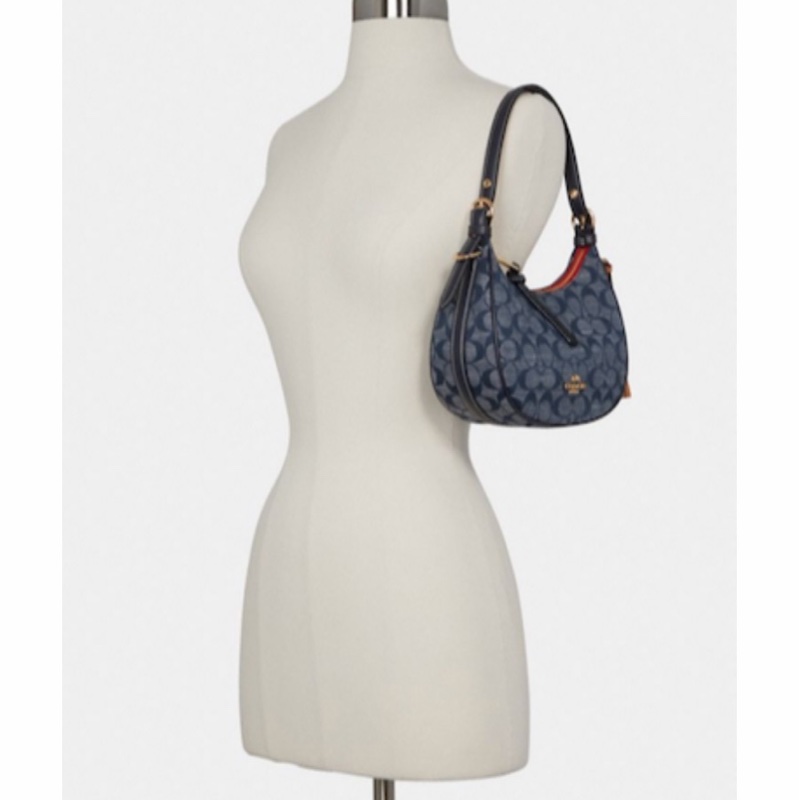 Coach 女士 徽標單肩包均碼碼長度：21cm，寬度：8cm，高度：18cm-2