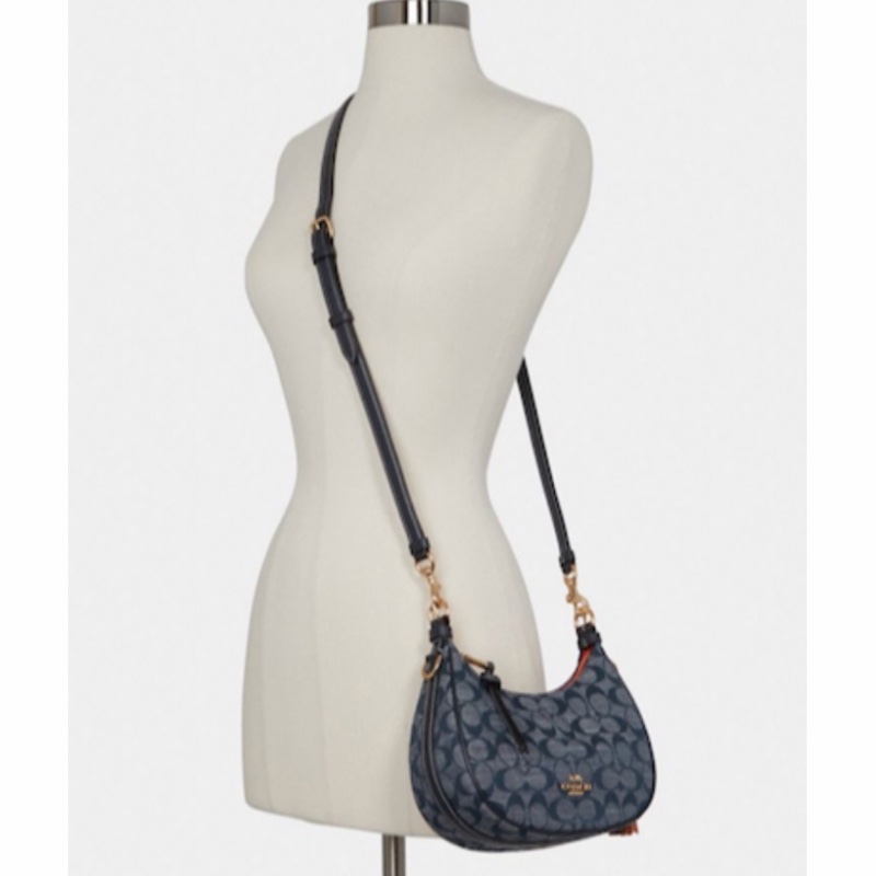 Coach 女士 徽標單肩包均碼碼長度：21cm，寬度：8cm，高度：18cm-4