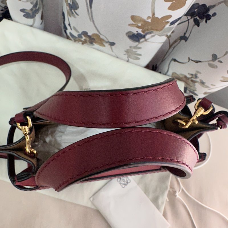 LOEWE 羅威 Gate Top Handle 經典綁結牛皮手提斜背兩用包(酒紅)-9