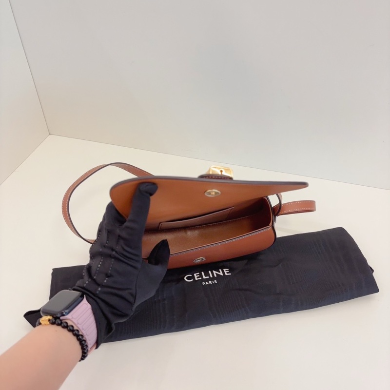 Celine Tabou焦糖鎖頭手提腋下包18*5*8  99新配件塵袋-2