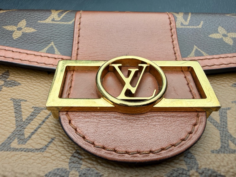 LOUIS VUITTON DAUPHINE WOC-4