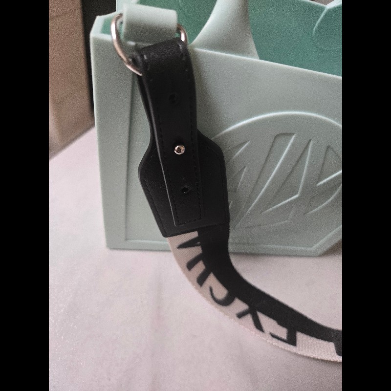 ARMANI EXCHANGE淺冰綠矽膠托特包-11