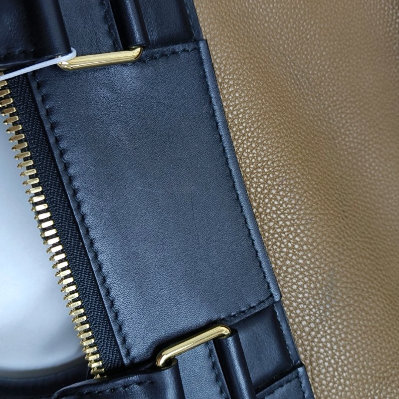 BALENCIAGA棕色牛皮手提包金色五金-7