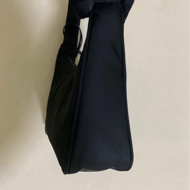 Prada Re-Edition 2000 Hobo包｜腋下包｜手提迷你包-2