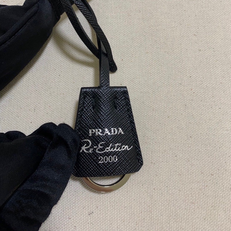 Prada Re-Edition 2000 Hobo包｜腋下包｜手提迷你包-8