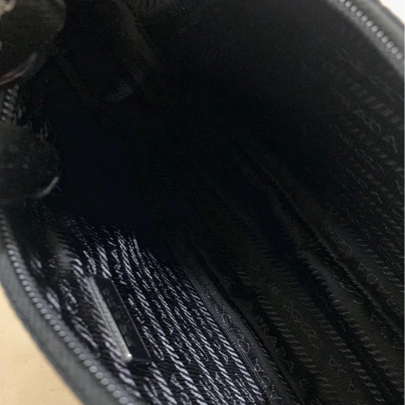 Prada Re-Edition 2000 Hobo包｜腋下包｜手提迷你包-13