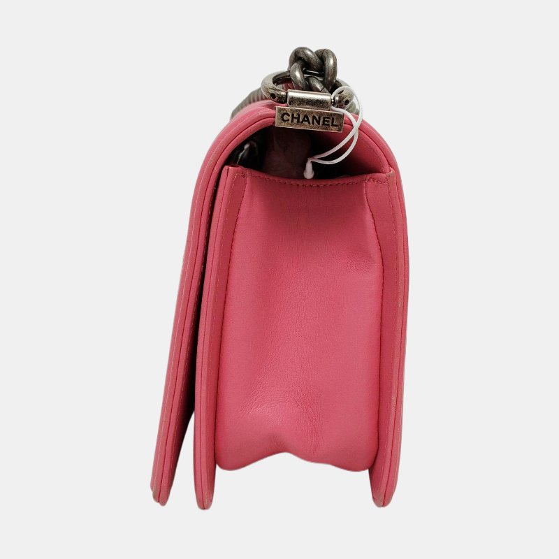 CHANEL BOY CHANEL中號粉色牛皮絎縫V紋單肩包斜挎包釕色五金26開可拆卸肩帶-2