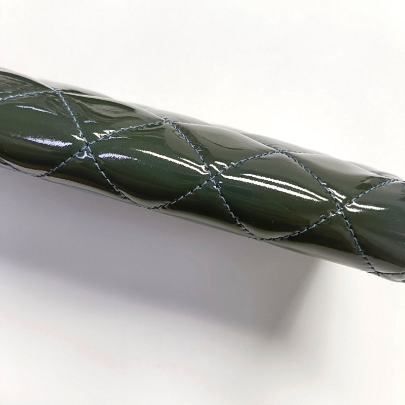 CHANEL深藍色漆皮菱格紋絎縫錢包銀色五金15開-12