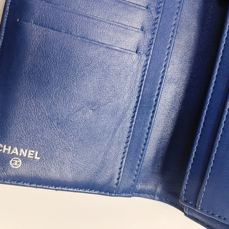 CHANEL深藍色漆皮菱格紋絎縫錢包銀色五金15開-13
