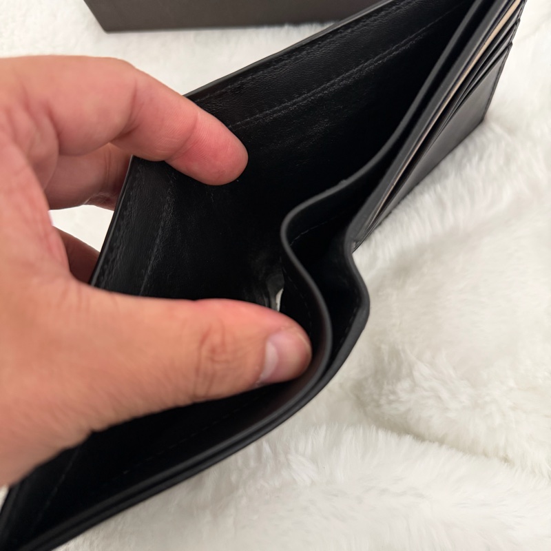 Bv經典黑色編織短夾-7