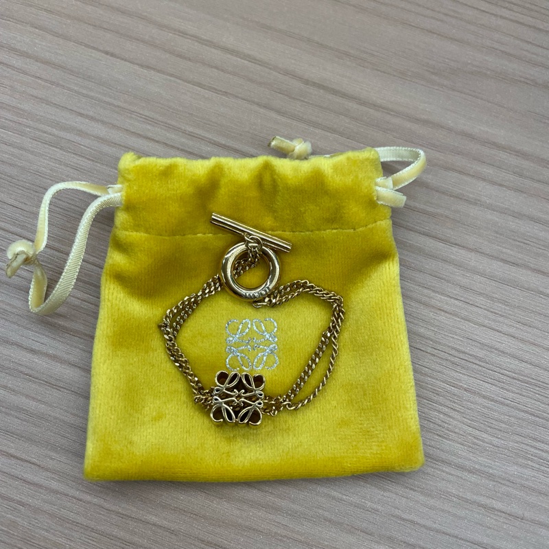 LOEWE罗意威金色手鍊，挂饰带四叶花纹装饰，-6
