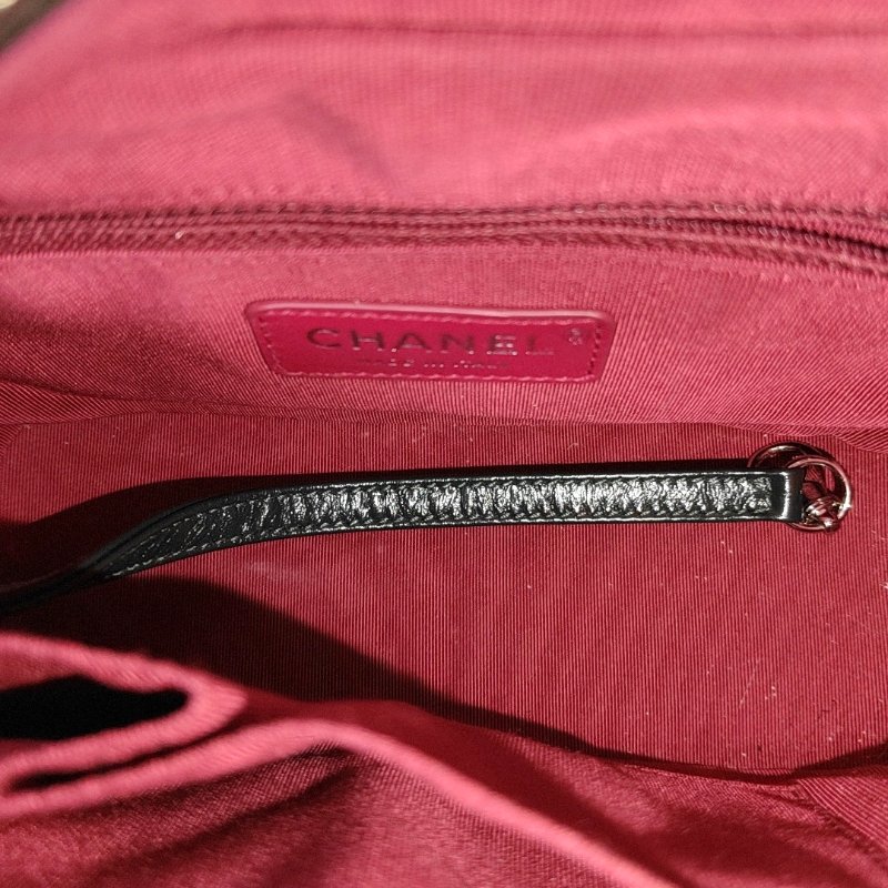 CHANEL GABRIELLE小號深綠色牛皮絎縫V紋流浪包單肩包斜挎包金色銀色釘色五金26開可拆卸肩帶-6