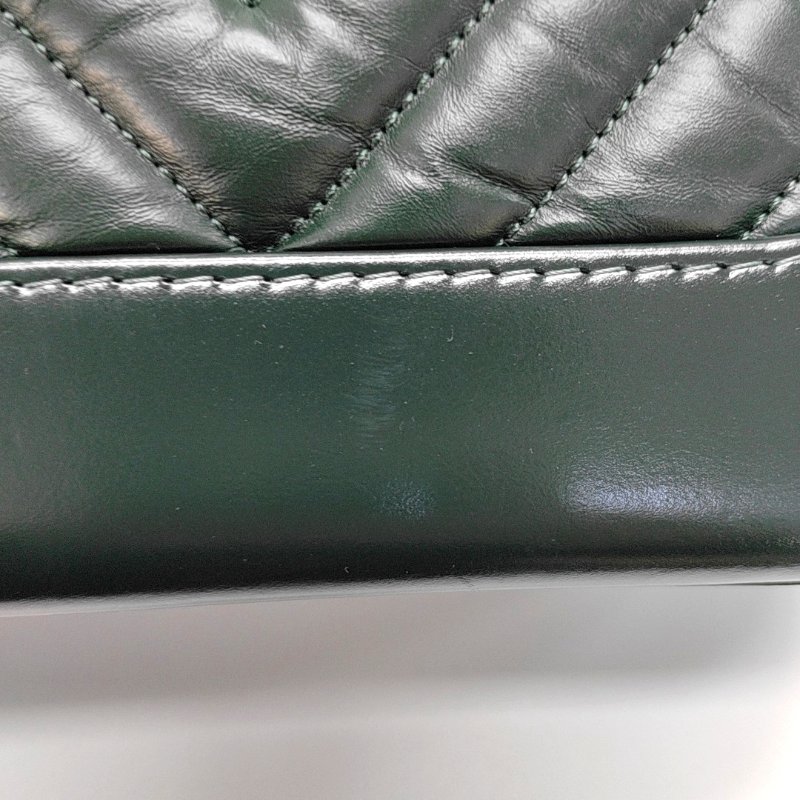 CHANEL GABRIELLE小號深綠色牛皮絎縫V紋流浪包單肩包斜挎包金色銀色釘色五金26開可拆卸肩帶-12