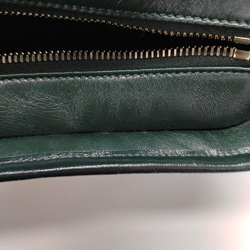 CHANEL GABRIELLE小號深綠色牛皮絎縫V紋流浪包單肩包斜挎包金色銀色釘色五金26開可拆卸肩帶-16