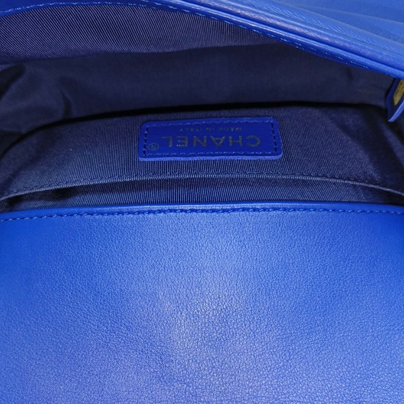 CHANEL BOY CHANEL小號藍色牛皮絎縫V紋單肩包斜挎包釘色五金22開可拆卸肩帶-6