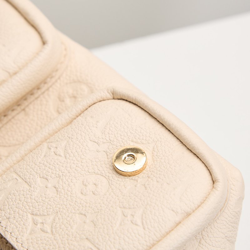 二手Lv backup 青蛙後背包／白壓紋-17