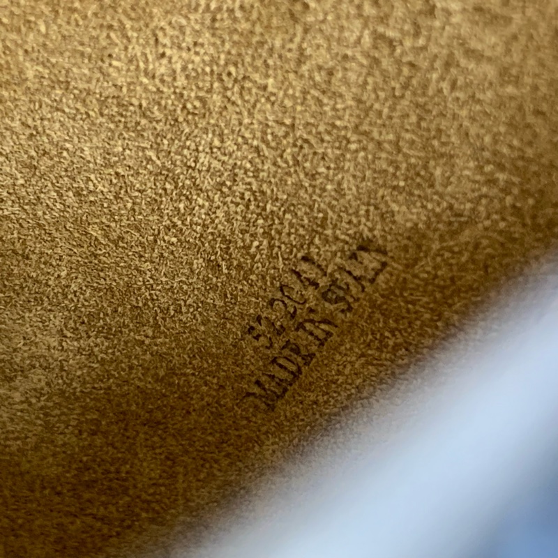 💙Loewe荔枝紋深海藍Mini Gate-8