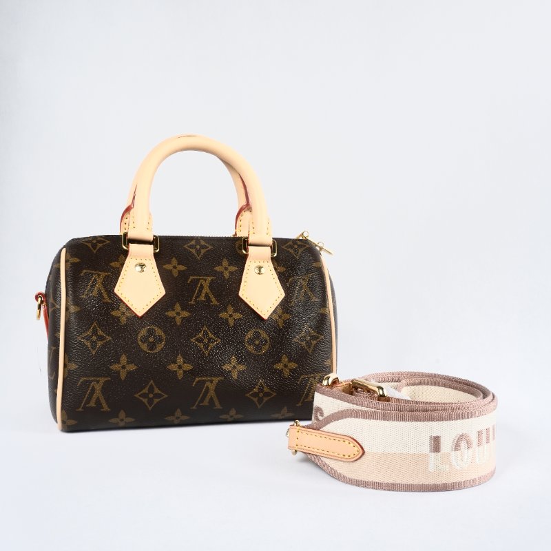 近全新 LouisVuitton/路易威登 Speedy20 米色可調節背帶 斜背包-0