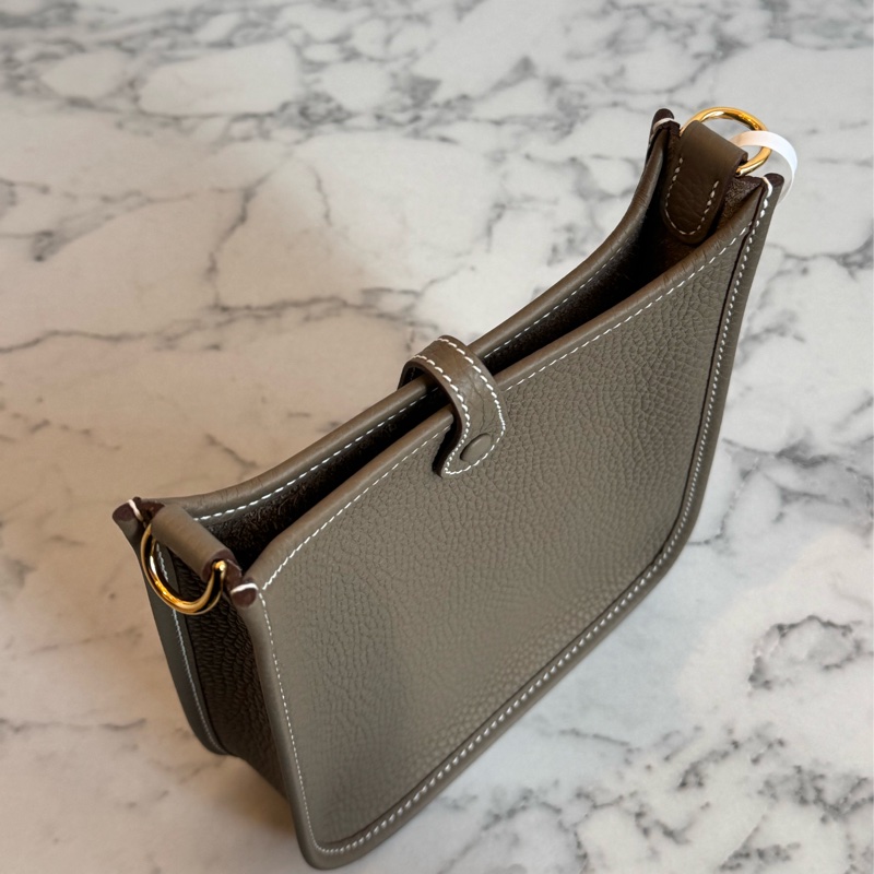 Hermes大象灰金釦mini evelyne 必買❤️-2