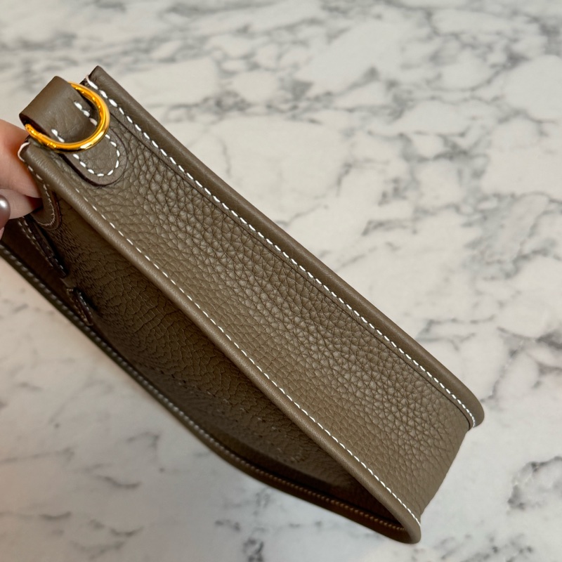 Hermes大象灰金釦mini evelyne 必買❤️-3