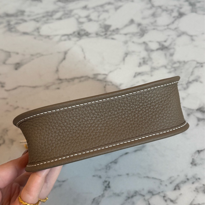 Hermes大象灰金釦mini evelyne 必買❤️-5