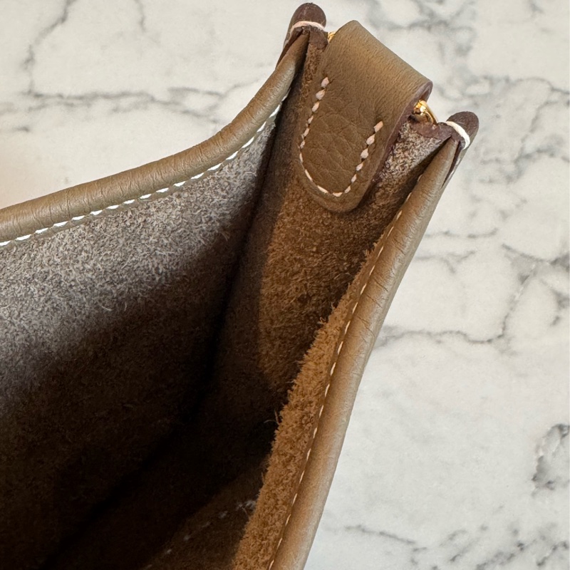 Hermes大象灰金釦mini evelyne 必買❤️-15