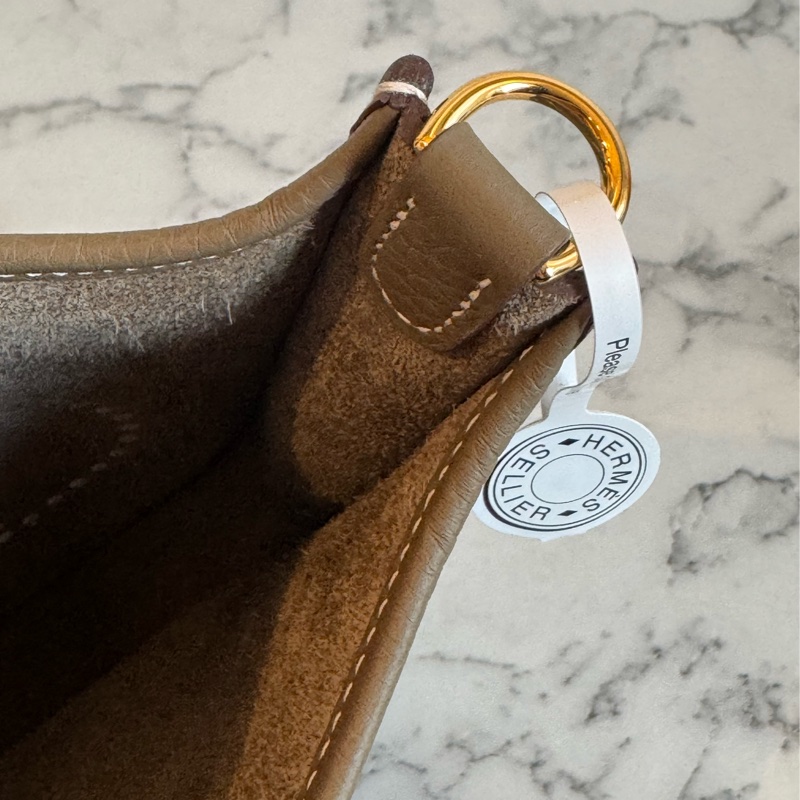 Hermes大象灰金釦mini evelyne 必買❤️-16