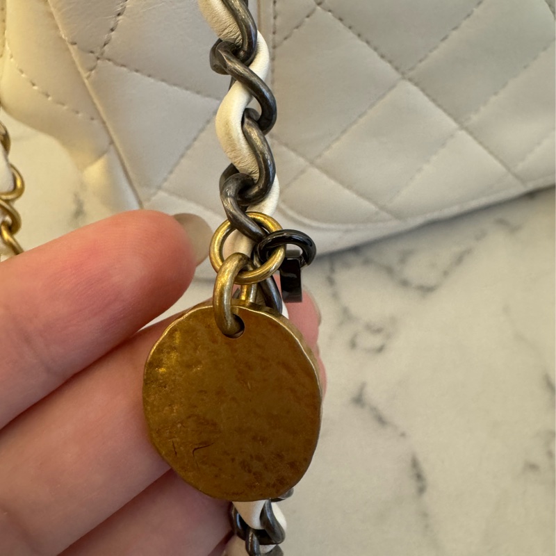 Chanel白羊皮珍珠徽章鴛鴦雙C口蓋鏈背包-45