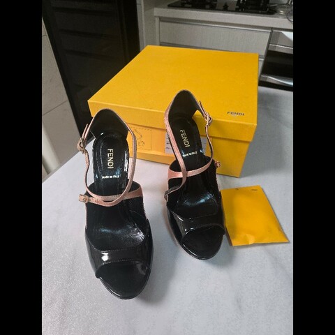 fendi sandalo verbice +raso +metopes 奢華高跟鞋