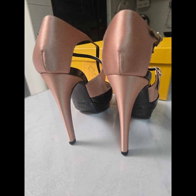 fendi sandalo verbice +raso +metopes 奢華高跟鞋-6