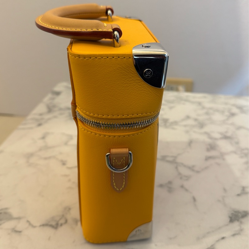 LV黃皮革直式手提斜背包 超好用🫶-3