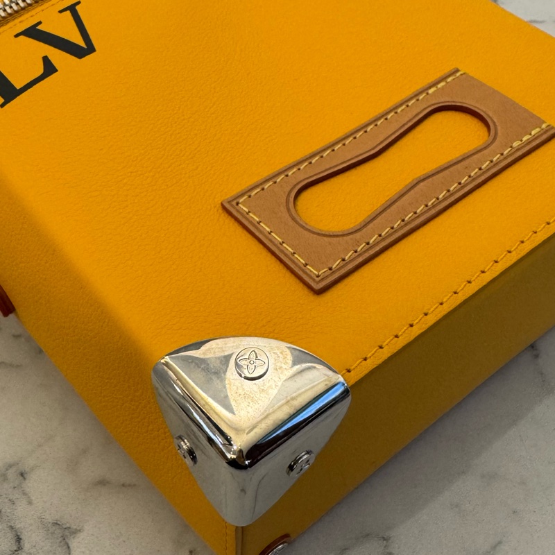 LV黃皮革直式手提斜背包 超好用🫶-6