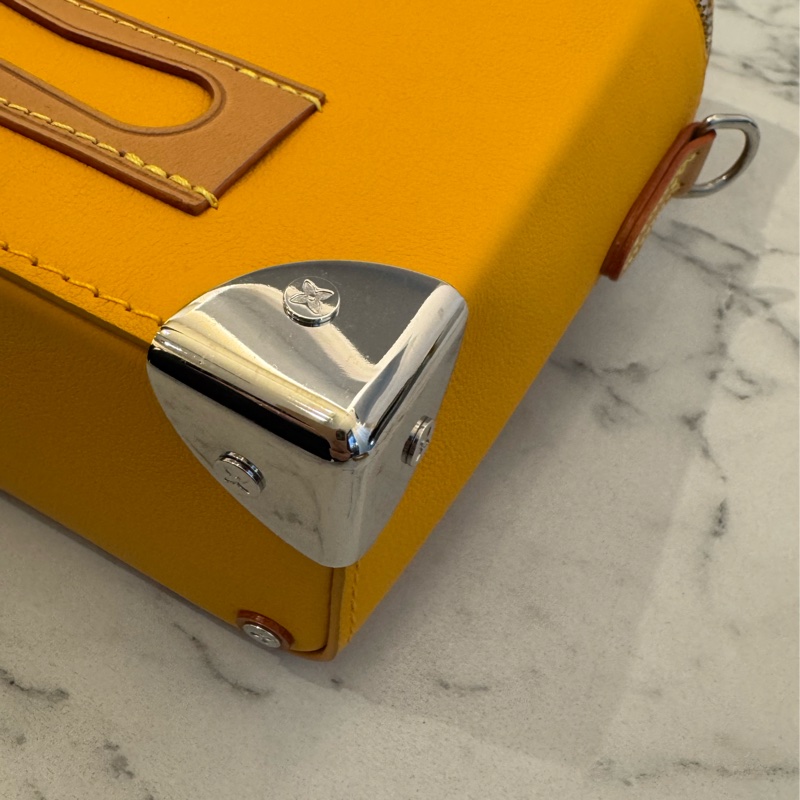 LV黃皮革直式手提斜背包 超好用🫶-7