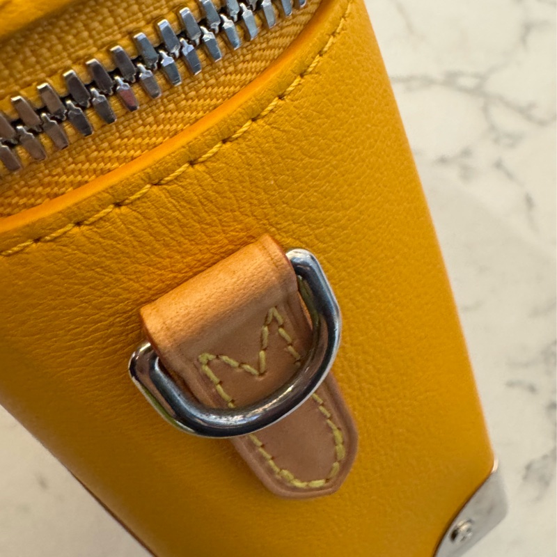 LV黃皮革直式手提斜背包 超好用🫶-18