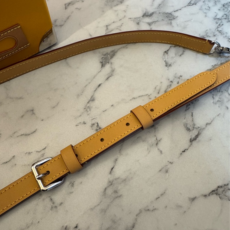 LV黃皮革直式手提斜背包 超好用🫶-34