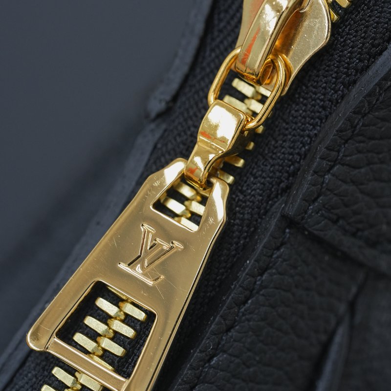 近全新 LouisVuitton/路易威登 黑牛皮壓紋Bagatelle NM 手提斜背包-13