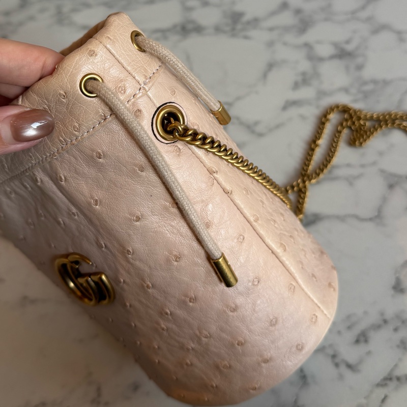 Gucci米膚色鴕鳥皮金雙G水桶包-3