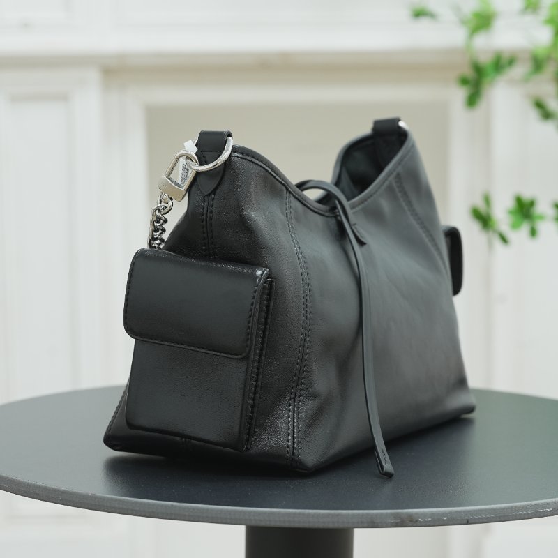 近全新 LouisVuitton/路易威登 黑武士Carryall Cargo PM 肩背包斜背包-3