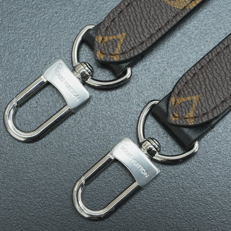 近全新 LouisVuitton/路易威登 黑武士Carryall Cargo PM 肩背包斜背包-22