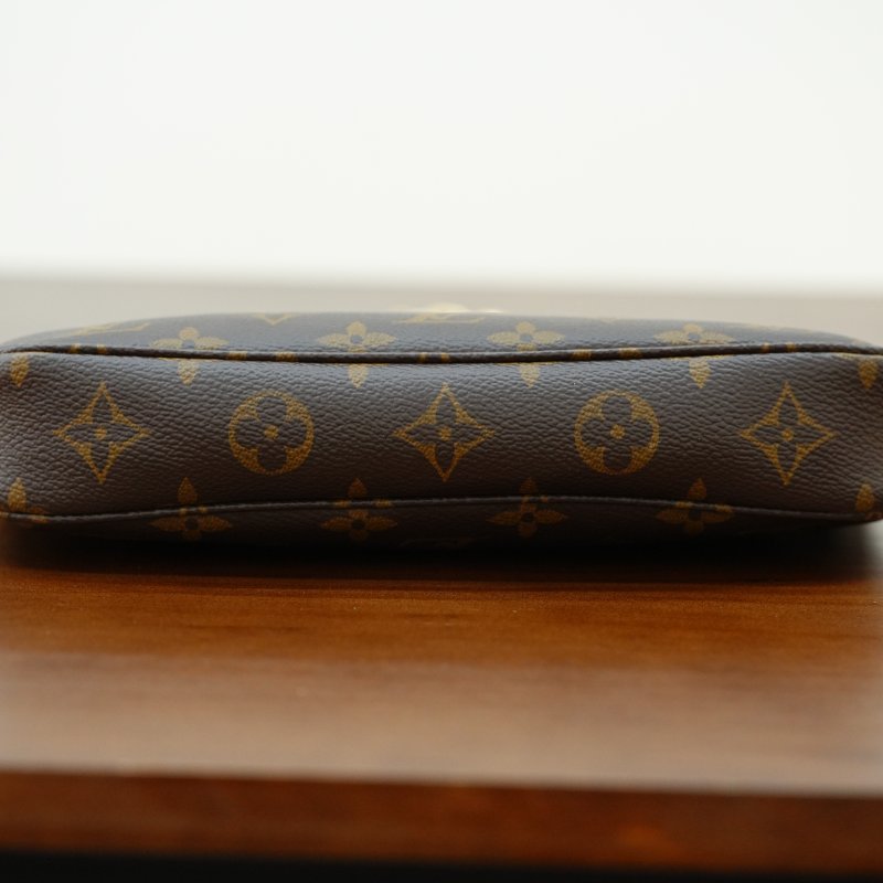 近全新 LouisVuitton/路易威登 Pochette Accessoires 鏈條肩背包-12