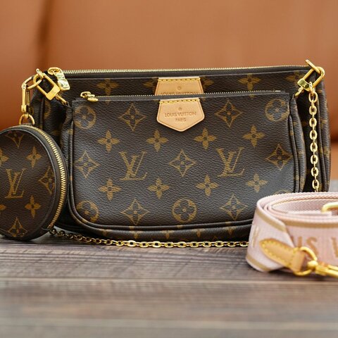 LouisVuitton/路易威登 Monogram Multi Pochette五合一粉色背带 斜背包