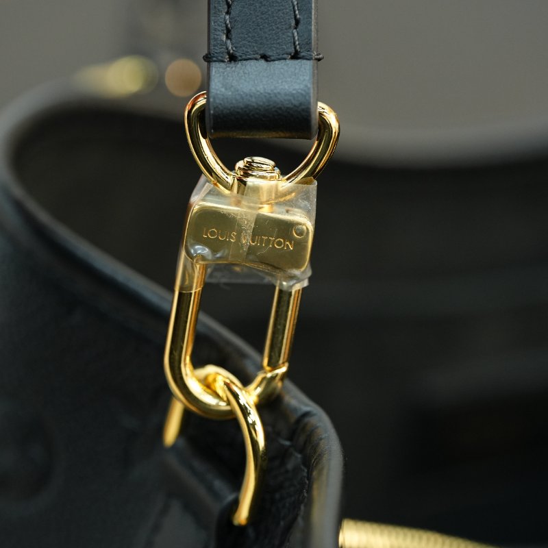 近全新LouisVuitton/路易威登 黑牛皮壓紋Babylon 托特包 肩背包-11