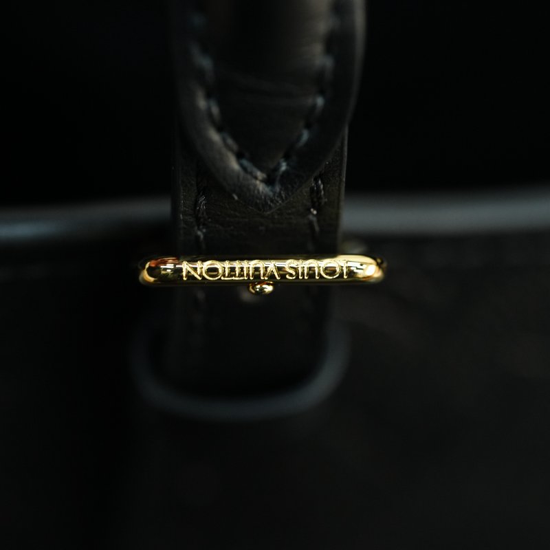 近全新LouisVuitton/路易威登 黑牛皮壓紋Babylon 托特包 肩背包-12