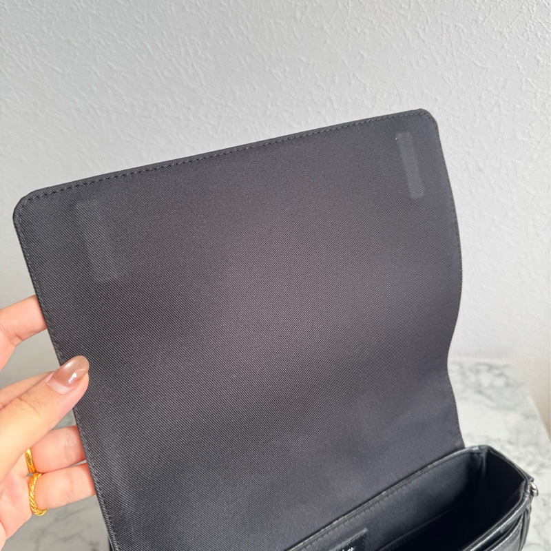 LV M46255黑花紋掀蓋斜背包 男生最愛😻-12