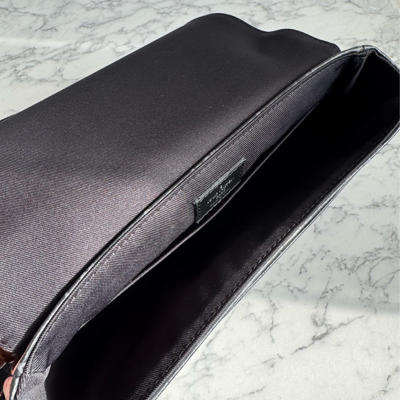 LV M46255黑花紋掀蓋斜背包 男生最愛😻-15