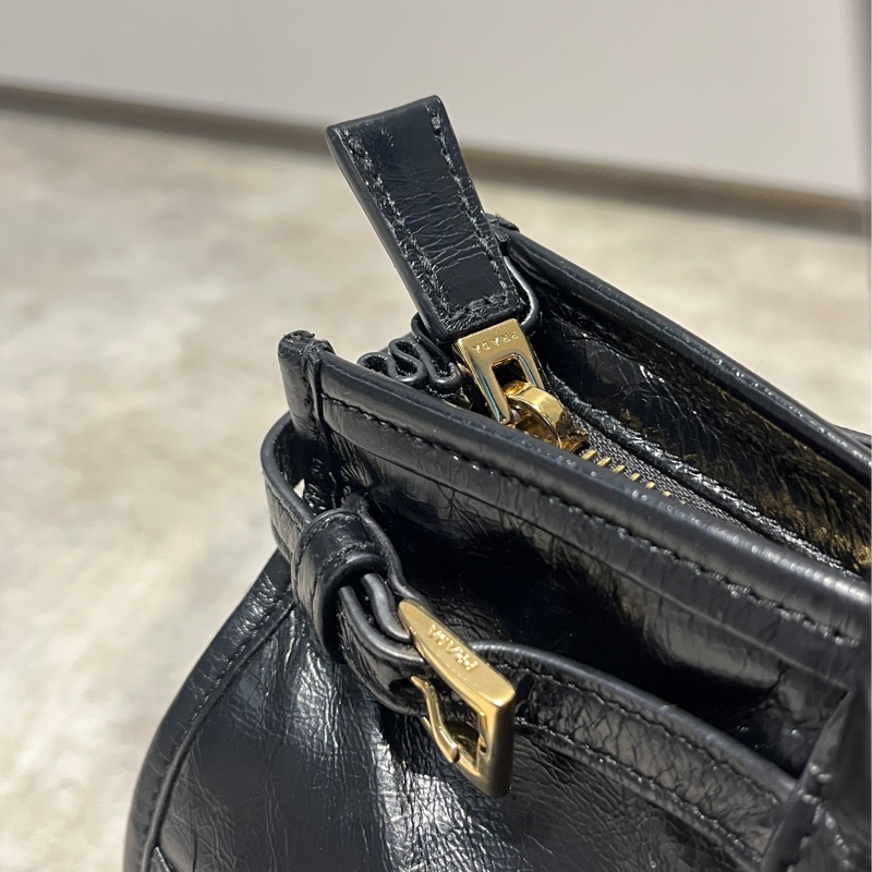 Prada Soft Lux Medium 黑色油蠟長柄包-3