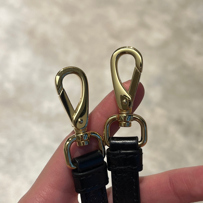 Prada Soft Lux Medium 黑色油蠟長柄包-6