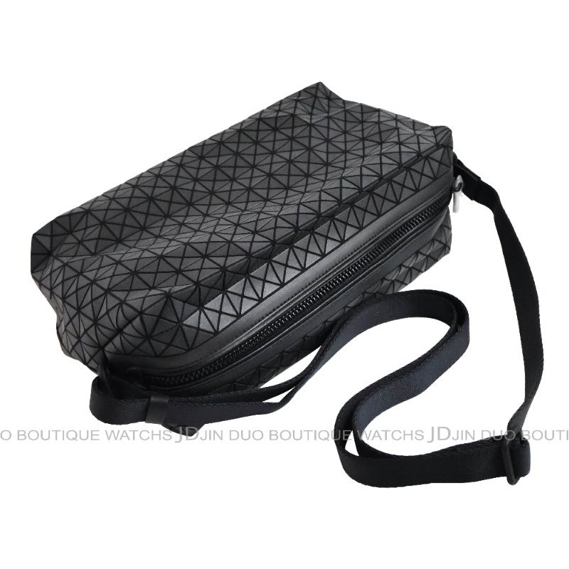 金鐸精品~2503 ISSEY MIYAKE三宅一生BAO BAO KURO BELT BAG霧面黑色三角方格側肩背包 全新品-4