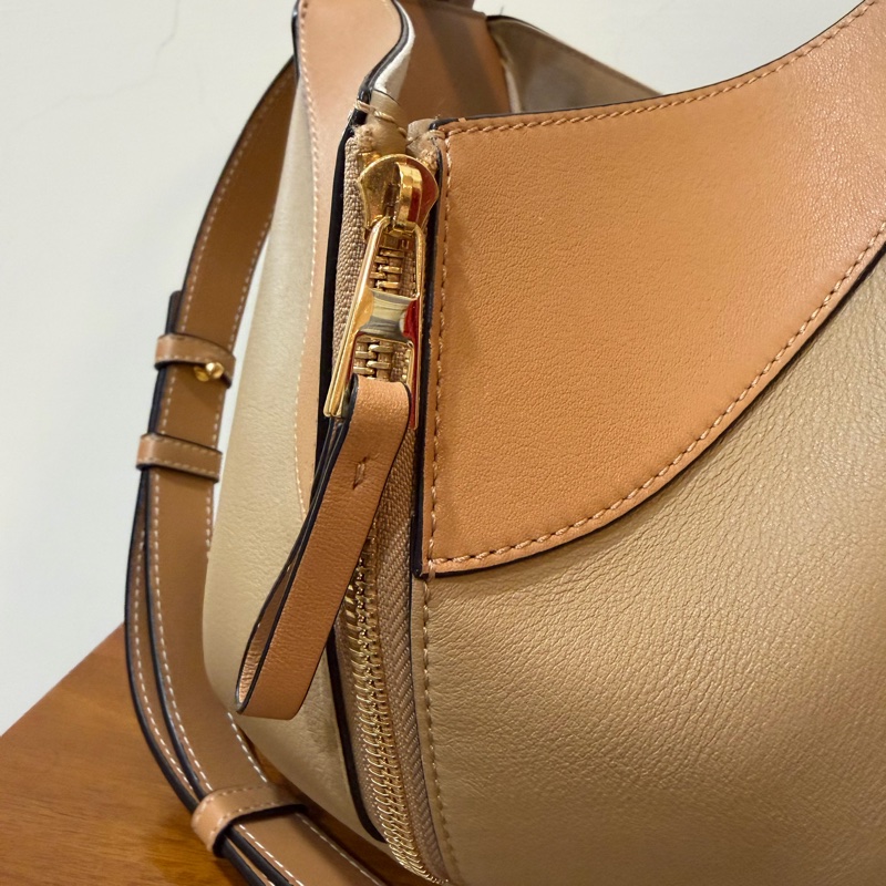 LOEWE Hammock 小號 拼色 奶茶色 淺駝色 九成新-16